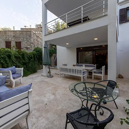Charming Duplex 2 Min Walk To Torba Beach In Bodrum