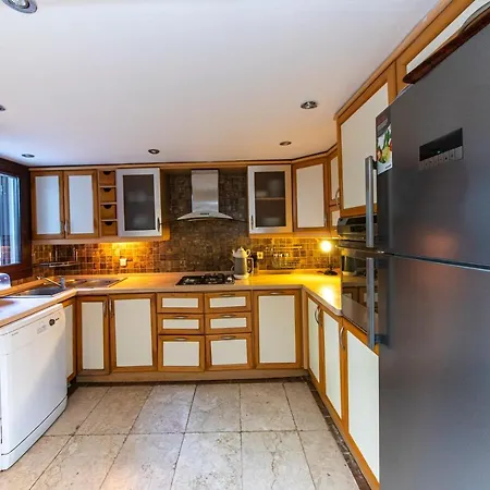 Willa Charming Duplex 2 Min Walk To Torba Beach In