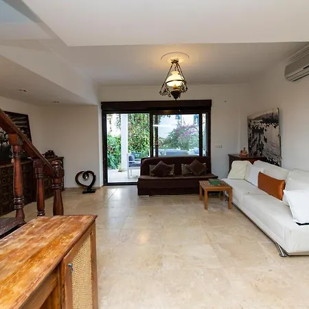 Charming Duplex 2 Min Walk To Torba Beach In Willa Bodrum