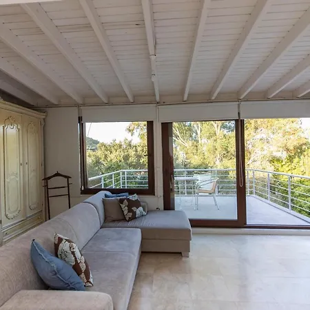Charming Duplex 2 Min Walk To Torba Beach In Bodrum