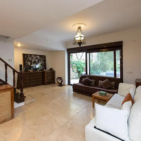 Charming Duplex 2 Min Walk To Torba Beach In *